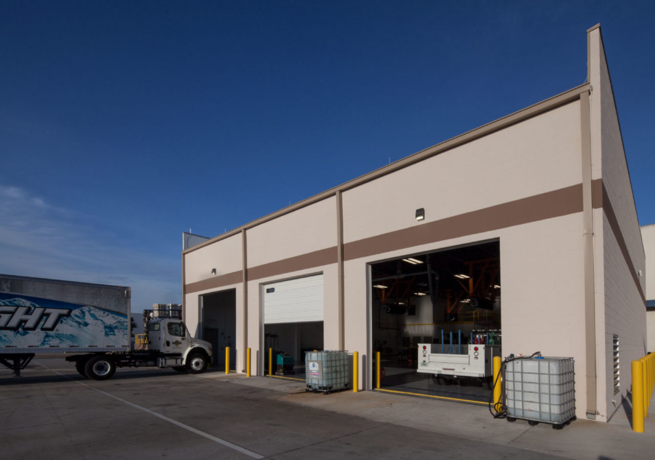 Exterior View of Maintenance Garage at Florida Distributing's Beverage Distribution Facility Built by ARCO Construction