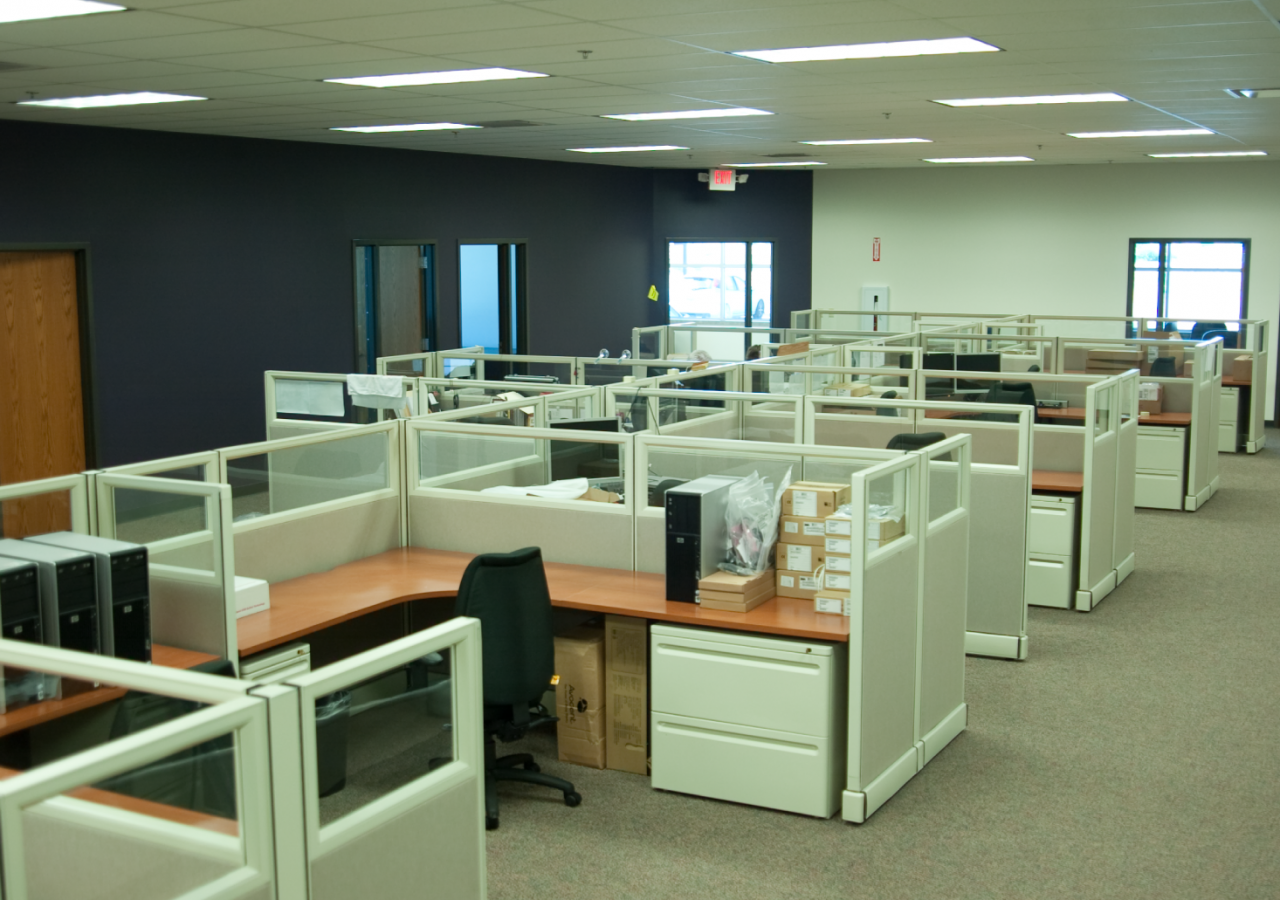 Open Office Space at Molina Healthcare Mission Critical Data Center Built by ARCO Construction