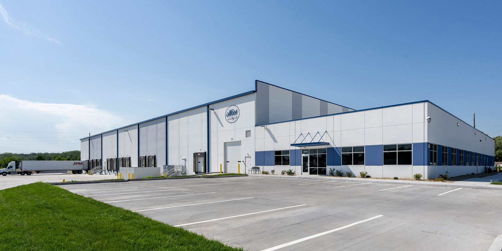Exterior of cold storage facility built by ARCO for Mies Family Foods
