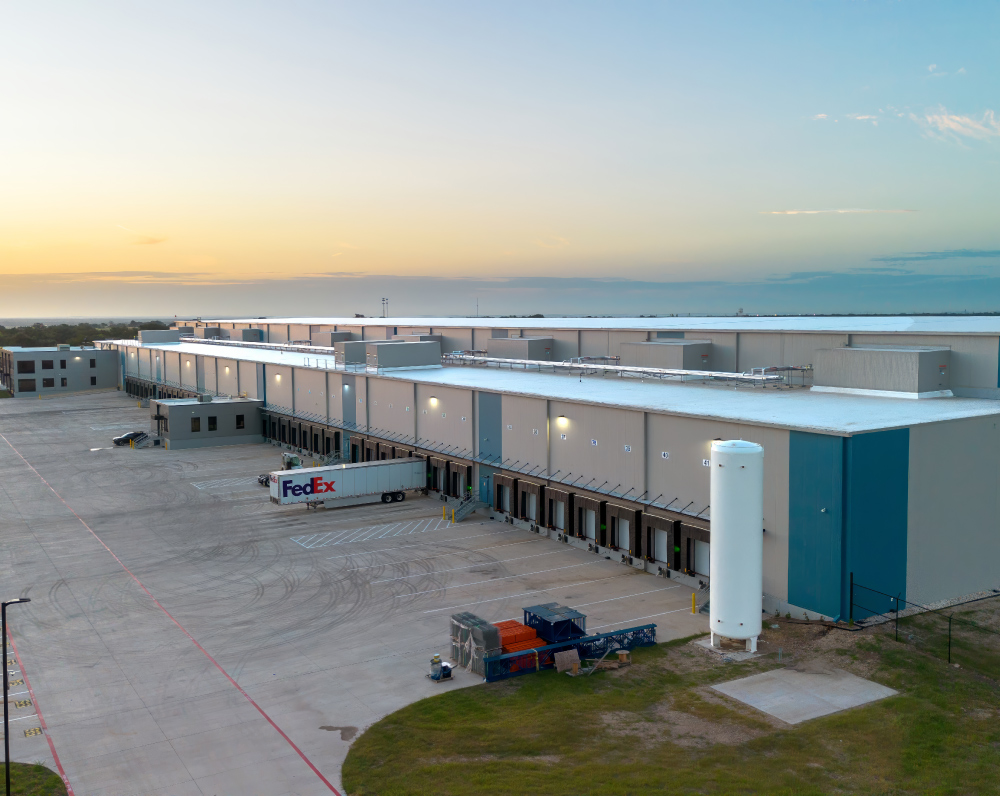 Exterior of the loading docks in Lockhart, TX for RealCold