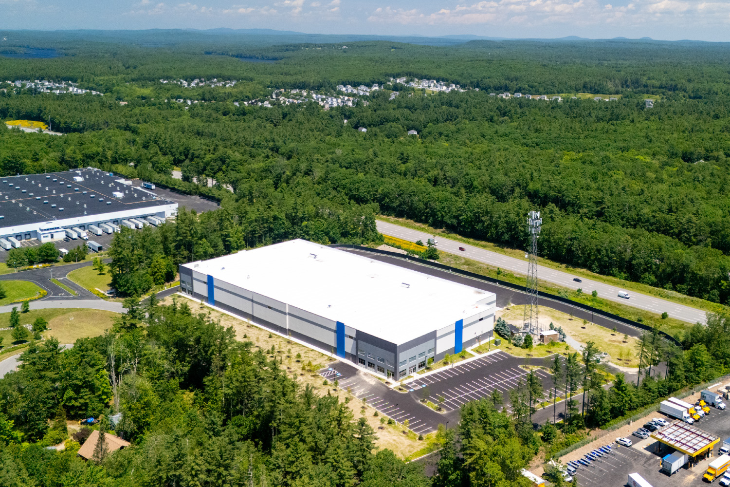 aerial photo of warehouse built by ARCO for Zippy Shell in Londonderry, NH