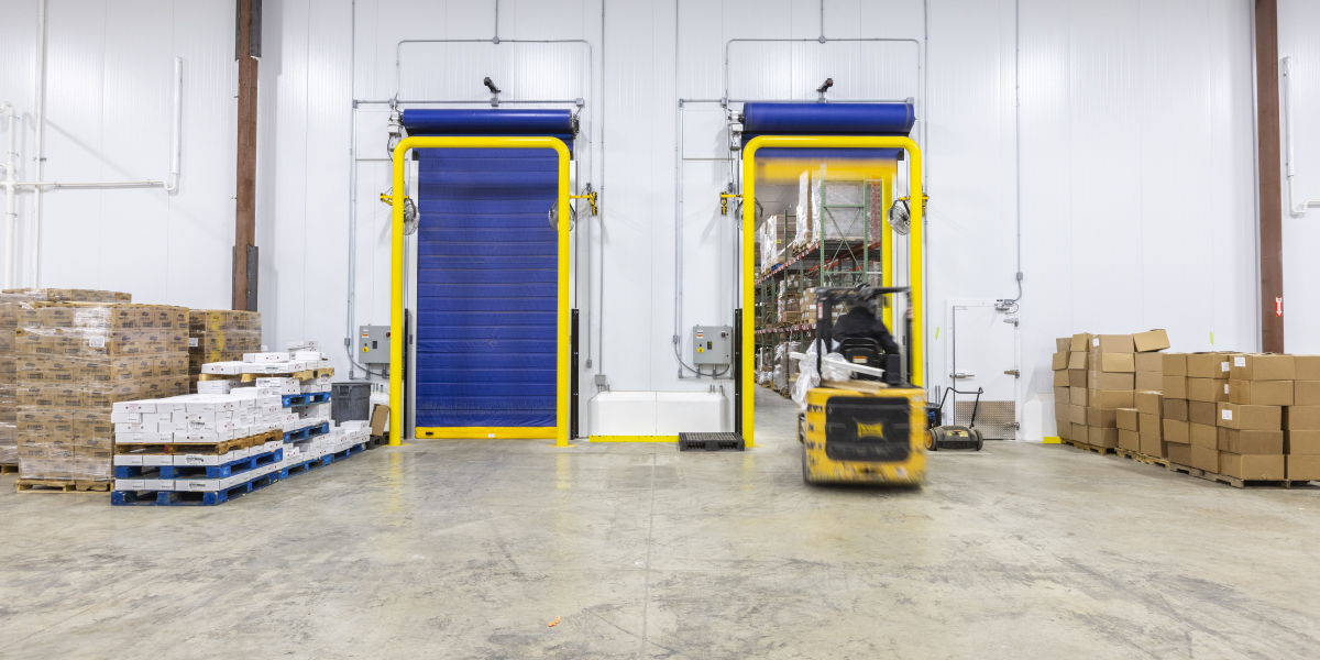 high-speed freezer doors in cold storage facility