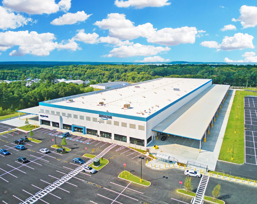 arco-national-construction-design-build-distribution-scannell-properties-amazon-plymouth-ma-gallery1 aerial of amazon delivery station