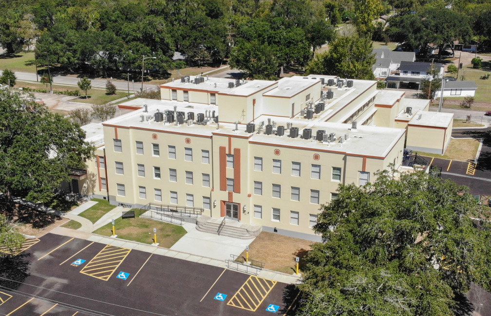 drone image of the landmark 301 independent living facility in conroe texas