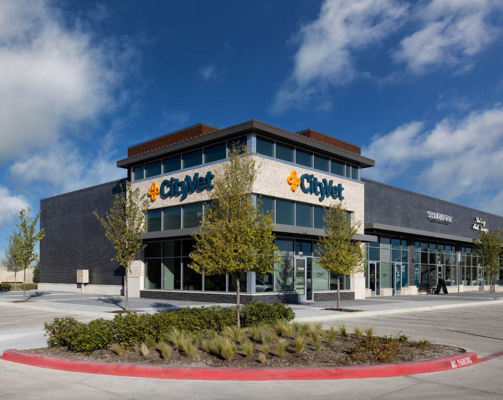 exterior front entrance of an arizona cityvet clinic