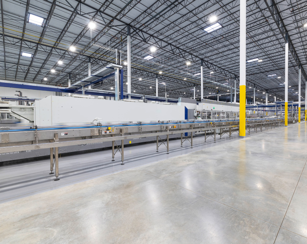 arco-national-construction-company-drinkpak-fort-worth-texas-portfolio-gallery production line inside the drinkpak fort worth texas facility tenant improvement project