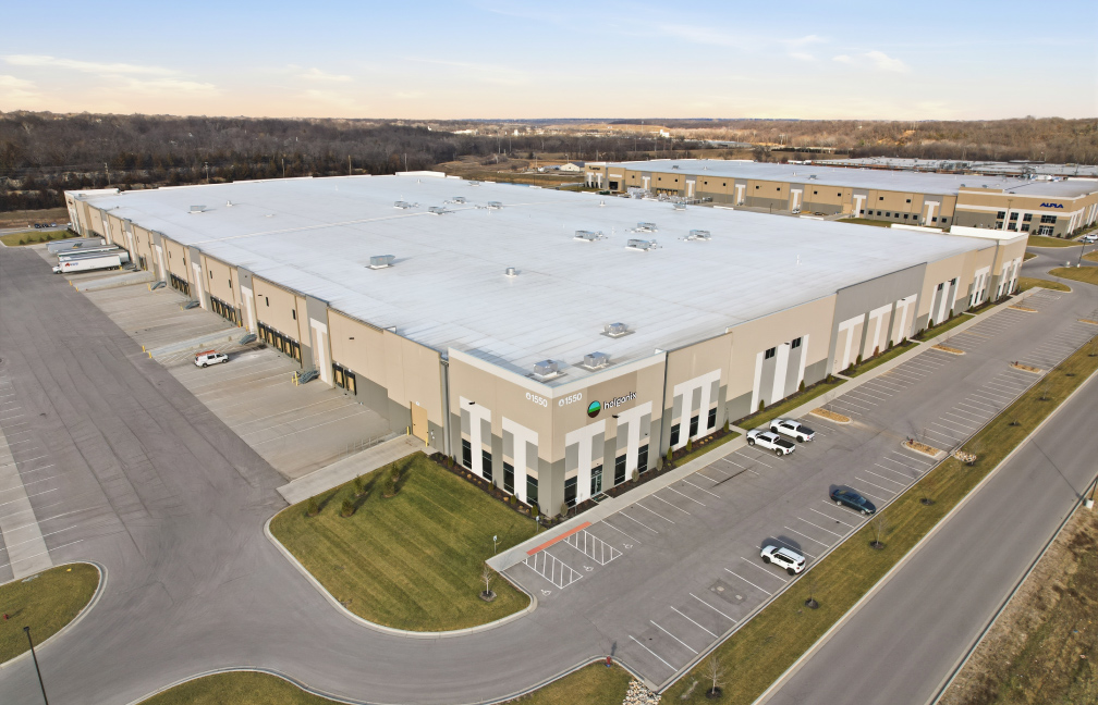 aerial of the holganix cold storage facility in kansas city missouri