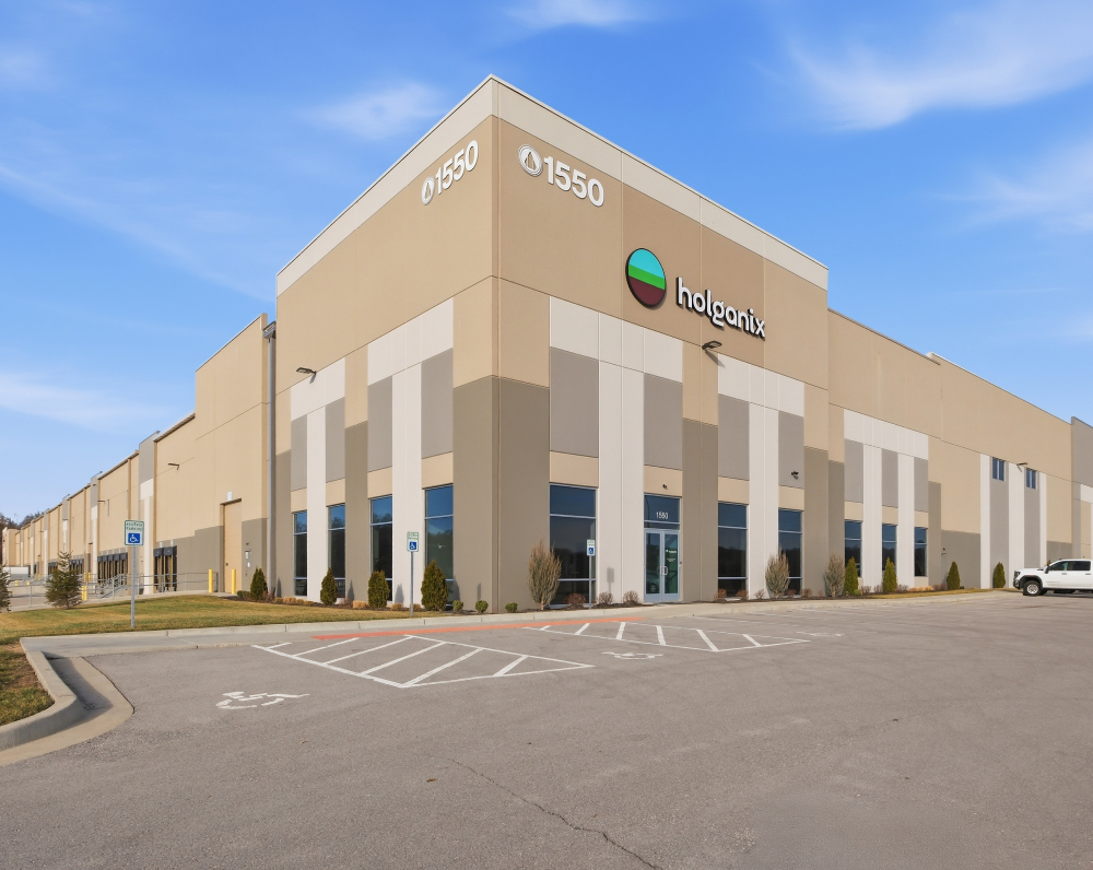 front entrance to the holganix cold warehouse in kansas city missouri