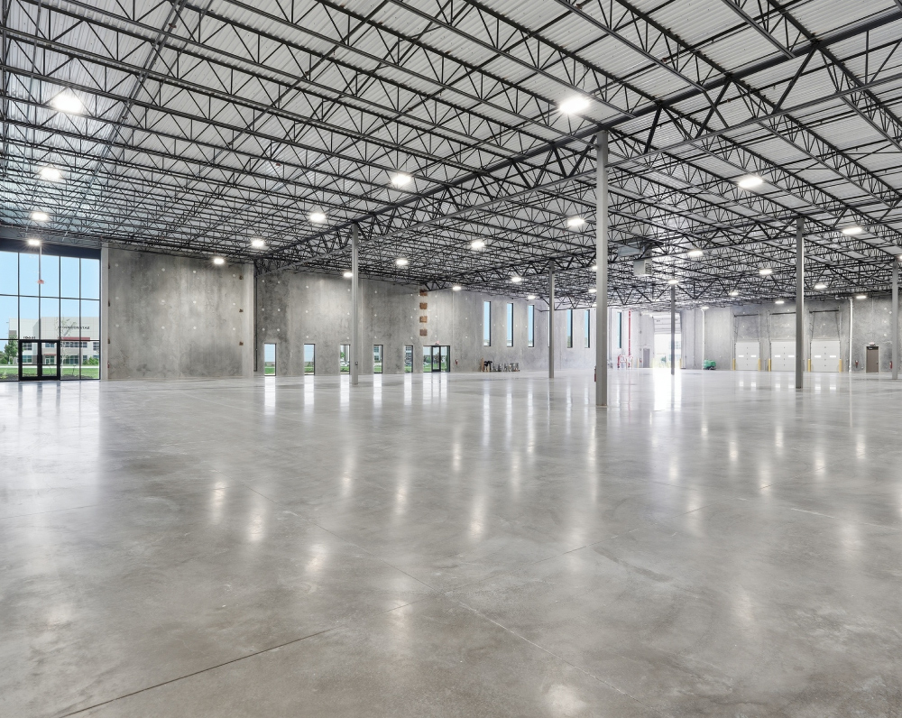 arco-national-construction-company-confidential-client-lenexa-kansas-gallery-6 interior warehouse space within a build to suit facility in lenexa kansas